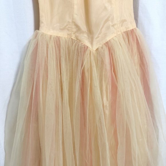 Vintage 1950s Sylvia Ann Bridal Fit & Flare Pale Yellow and Peach Tulle Dress - Picture 3 of 11